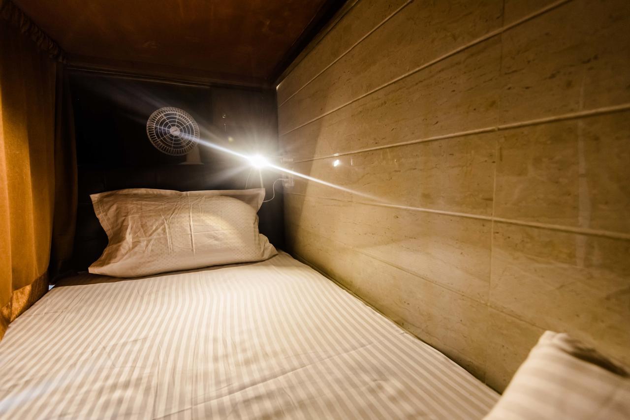 Awesome Dormitory - Men Only Bombaim Exterior foto